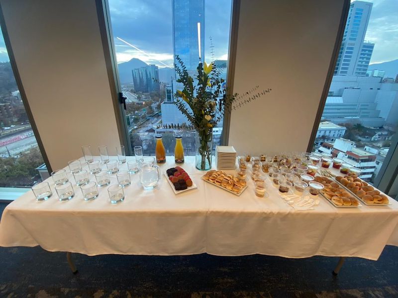 ofrecesmo servicio de catering en santiago